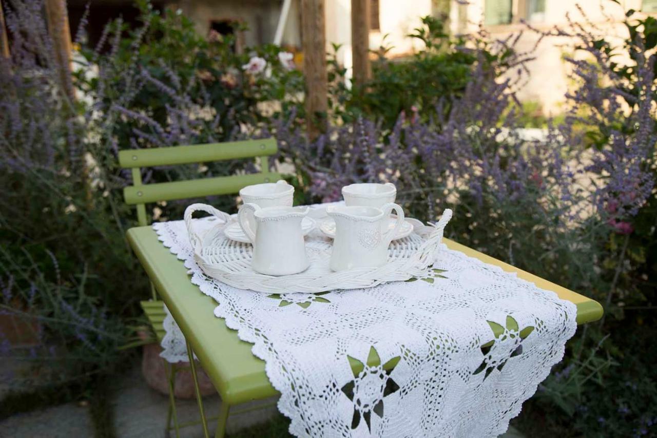 Carossi B&B Castagnole delle Lanze Buitenkant foto